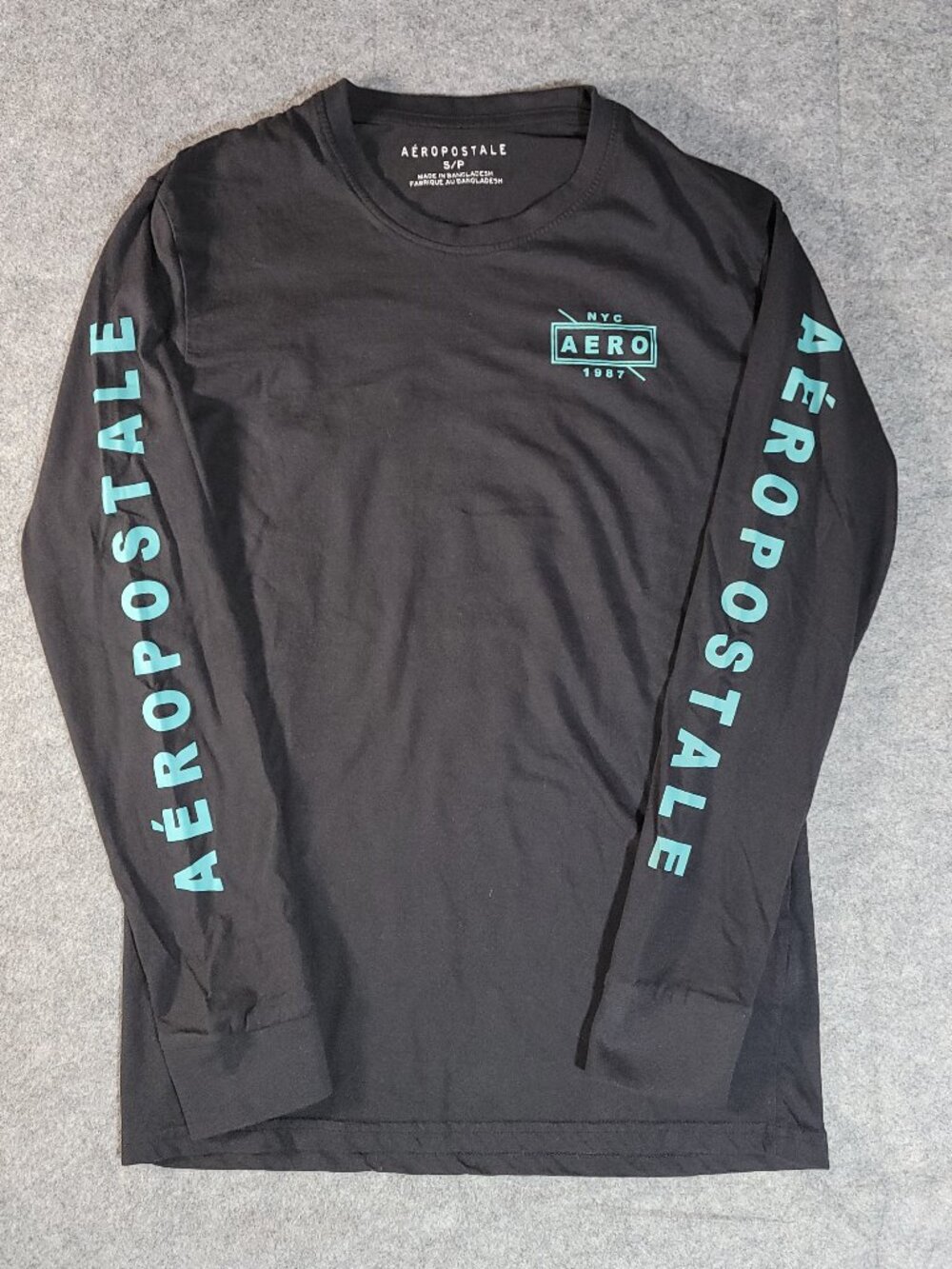 Aéropostale Black & Teal Spellout Sleeve Graphic Long Sleeve T-Shirt Size Small